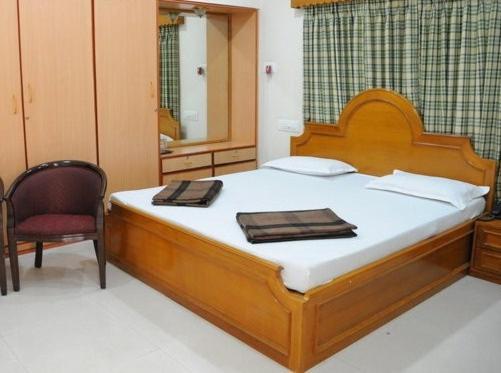Lloyds Guest House, North Boag Road, T. Nagar Chennai Exterior foto